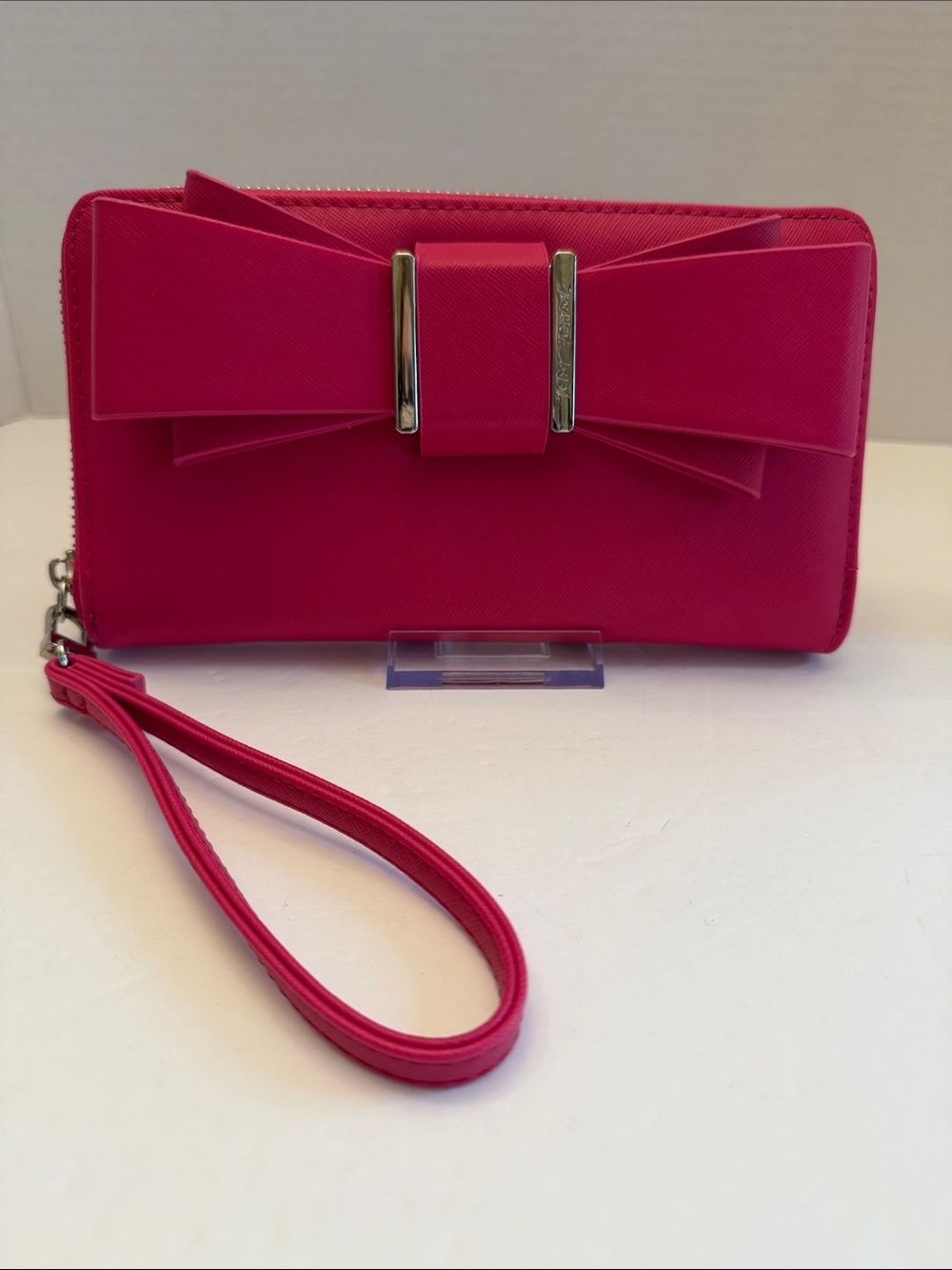 Betsey Johnson Pink Bow Accent Wristlet Wallet NWOT